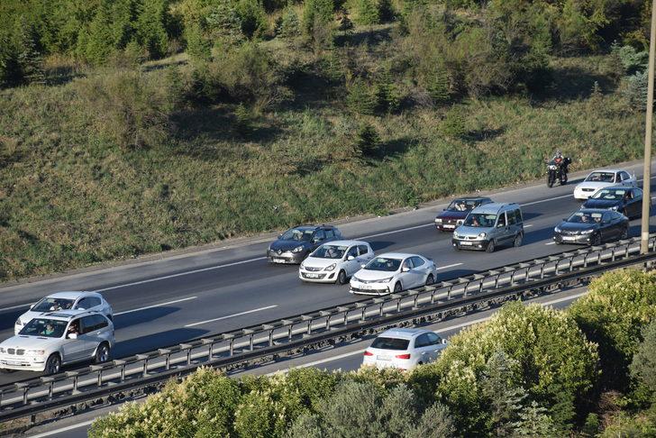 Anadolu Otoyolu'nda tatil dönüşü yoğunluğu G4