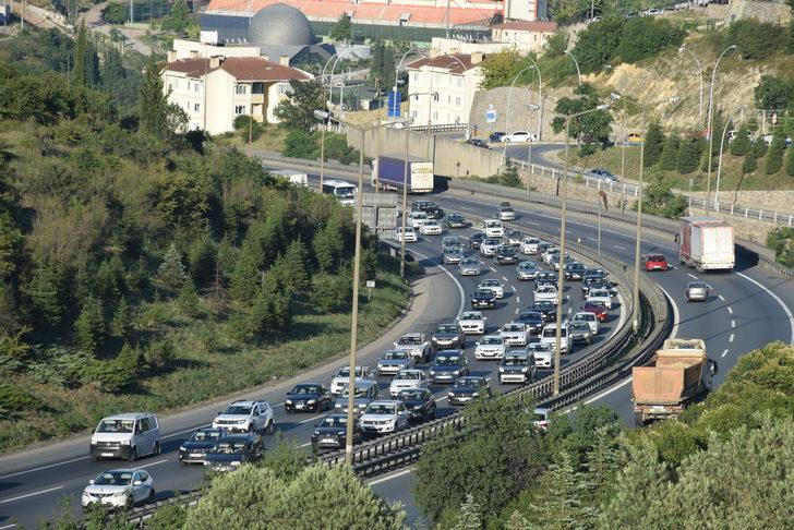 Anadolu Otoyolu'nda tatil dönüşü yoğunluğu G5