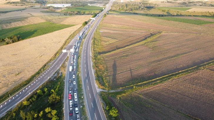 D-100 kara yolunda tatil dönüşü yoğunluğu G3