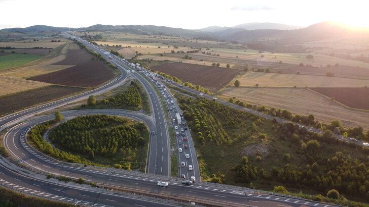 D-100 kara yolunda tatil dönüşü yoğunluğu G4