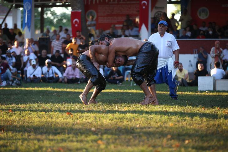 57. Akbalık Yağlı Güreşleri'nde başpehlivanlığı Serhat Gökmen kazandı G4