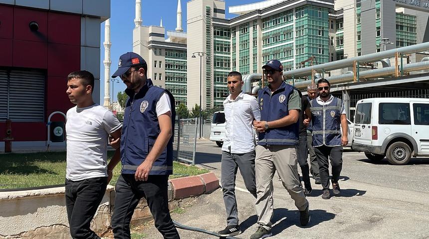 GÜNCELLEME - Gaziantep'te sokakta oynayan çocuk, merminin isabet etmesi sonucu hayatını kaybetti