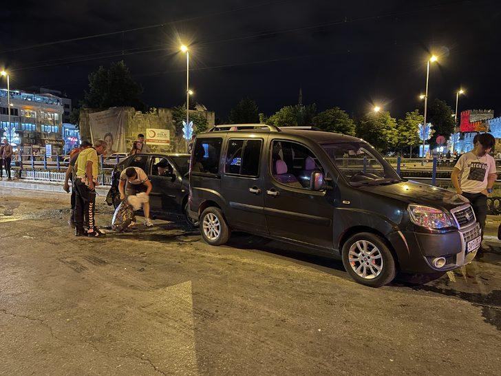 Kayseri'de 4 aracın karıştığı kazada 4 kişi yaralandı G4