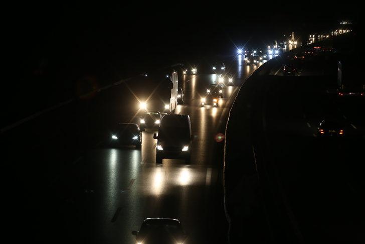 Anadolu Otoyolu'nda tatil dönüşü yoğunluğu devam ediyor G5