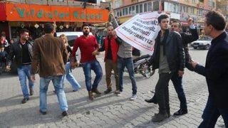 Seçim startını Tarsus'ta veren Emine Ülker Tarhan'a CHP protestosu