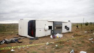 Kayseri'de şarampole devrilen tur otobüsündeki 30 kişi yaralandı