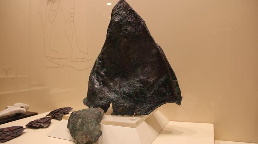 Dünyada eşi yok... Tam 3 bin 300 yıllık savaşçı miğferine paha biçilemiyor