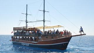 Mersin'de şehit aileleri, gaziler ve polisler için tekne turu düzenlendi