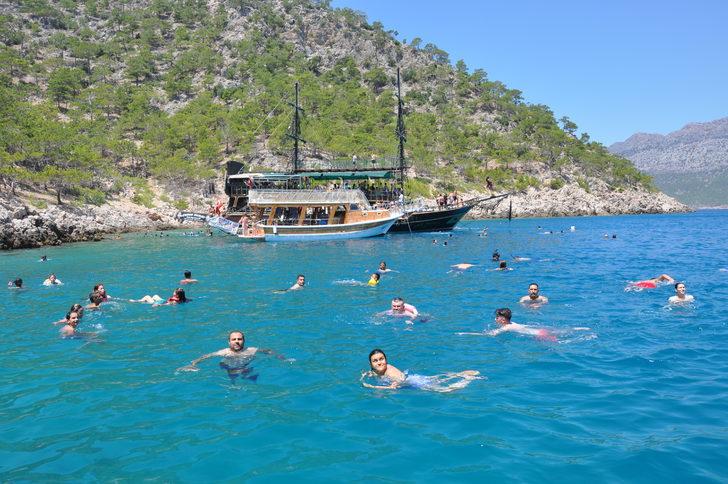 Mersin'de şehit aileleri, gaziler ve polisler için tekne turu düzenlendi G3