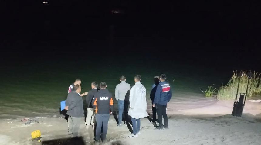 Niğde'de gölde boğulma tehlikesi geçiren çocuğunu kurtaran baba hayatını kaybetti