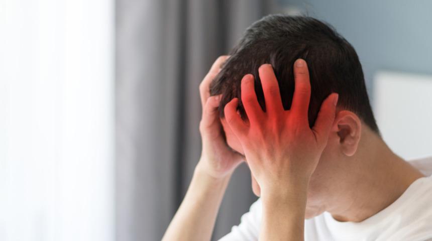 Saçları döküyor, odaklanmayı zorlaştırıyor! Zararları saymakla bitmiyor...