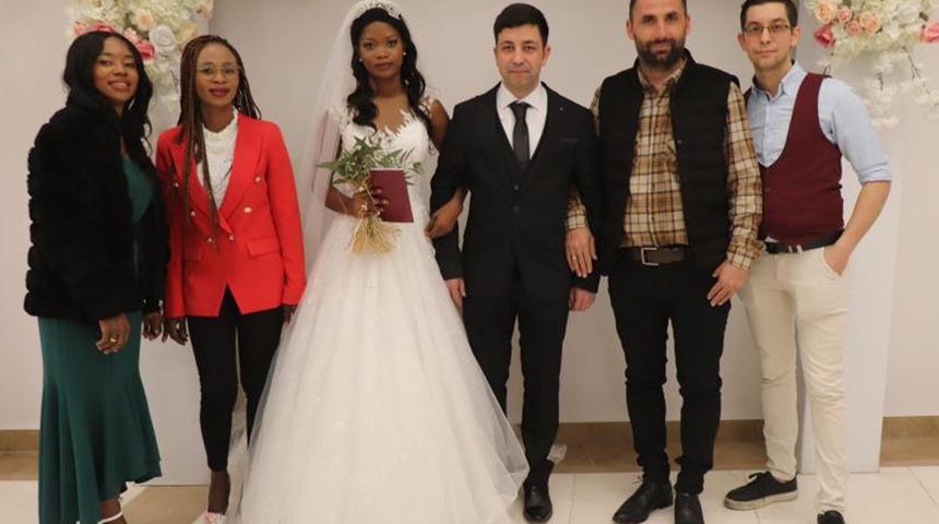 Babasının vasiyetini yerine getirdi! Afrika'dan Türkiye'ye 3'üncü gelin geldi