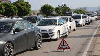 Afyonkarahisar-Antalya kara yolunda tatil dönüşü yoğunluğu yaşanıyor