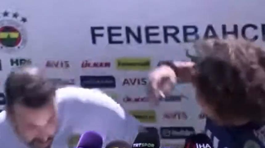 Fenerbahçe'nin yeni transfer Willian Arao'nun başına reklam panosu düştü! Canlı yayın kazası...