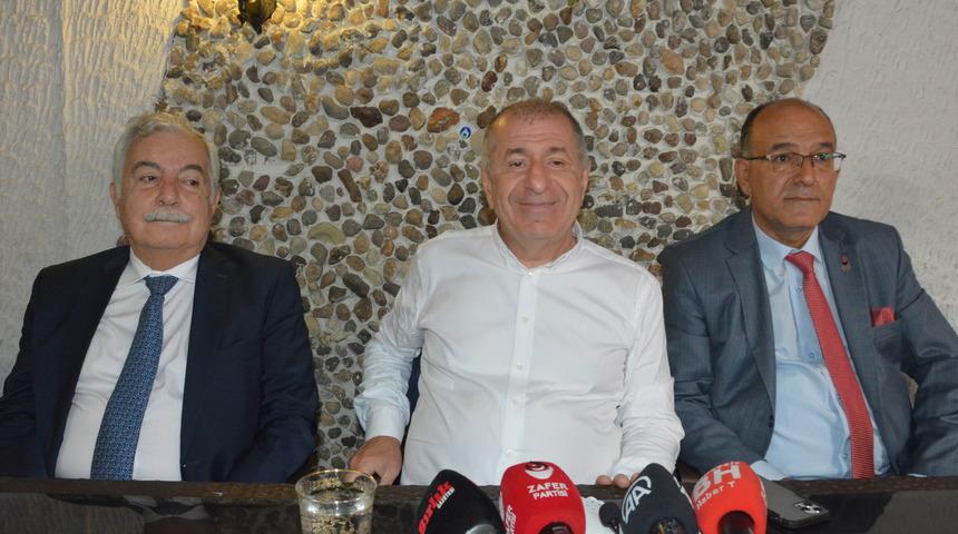 Zafer Partisi Genel Başkanı Ümit Özdağ, Balıkesir'de partililerle buluştu: