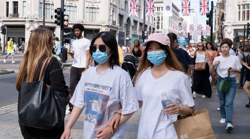 İngiltere'de her 18 kişiden biri Covid