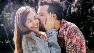 Eser Yenenler'in eşi Berfu bikinili poz verdi! Ah Eser, ne şanslısın