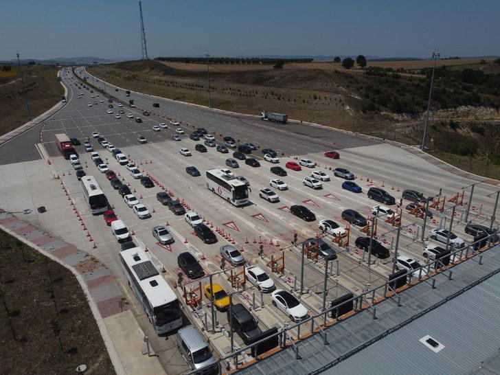 İstanbul-İzmir Otoyolu'nda tatil dönüşü yoğunluğu yaşanıyor G1