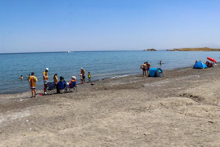 Van'da "1. Van Denizi Yüzme Festivali" başladı G1