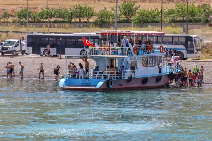 Van'da "1. Van Denizi Yüzme Festivali" başladı G4