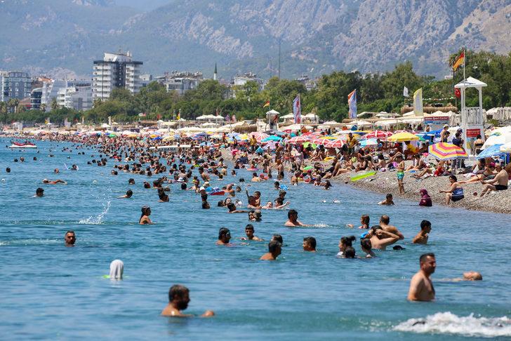 Antalya sahillerinde bayram tatilinin son gününde de yoğunluk sürdü G1