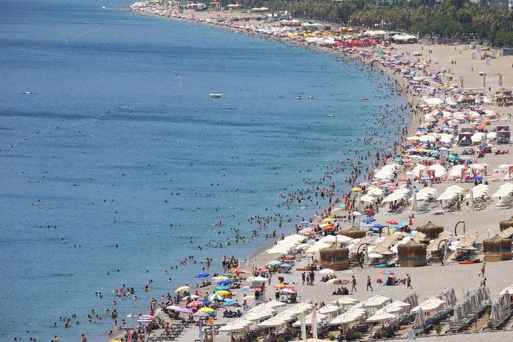 Antalya sahillerinde bayram tatilinin son gününde de yoğunluk sürdü G2