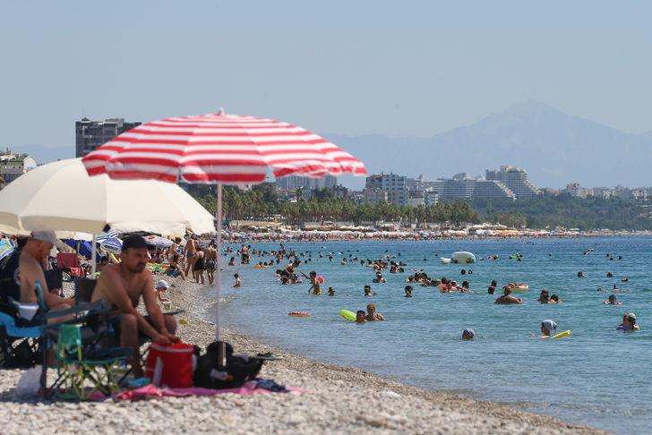 Antalya sahillerinde bayram tatilinin son gününde de yoğunluk sürdü G5