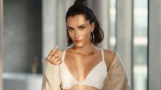 Hande Doğandemir bikinili pozuyla büyüledi! Bu nasıl bir fizik