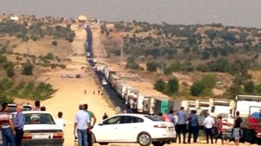 Mardin'de yol kesen PKK'lı teröristler polisle çatıştı