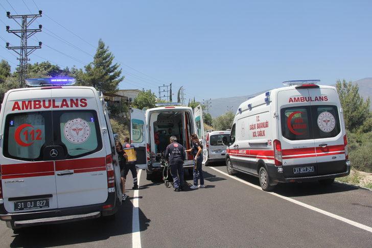 Hatay'da devrilen engelli motosikletindeki 3 kişi yaralandı G1