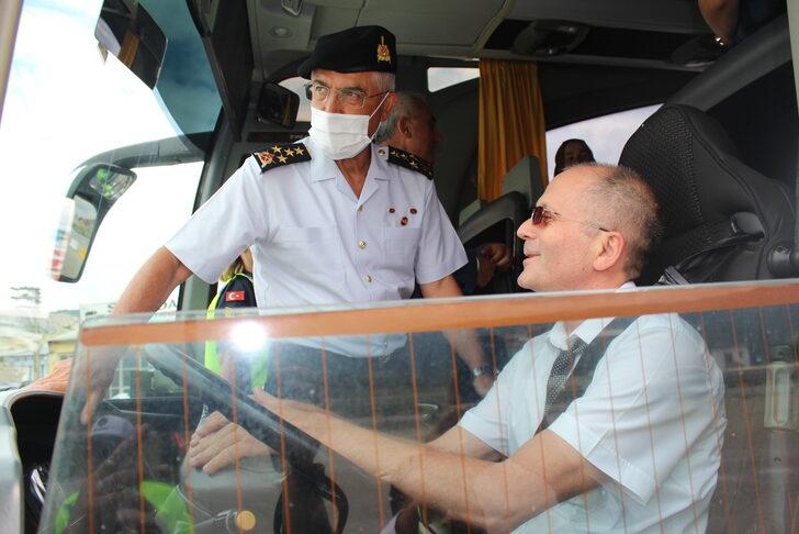 Jandarma Genel Komutanı Orgeneral Çetin, Kastamonu'da trafik denetimine katıldı G4