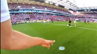 Futbolda devrim niteliğinde karar! Maçlar artık saha içinden izlenebilecek! Oyuncuların vücuduna kameralar asılacak...