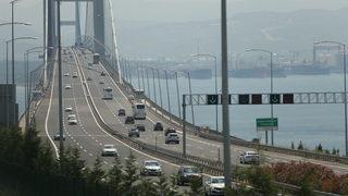 Bayram tatili dönüş rotasındaki Kocaeli'de akıcı trafik yoğunluğu yaşanıyor