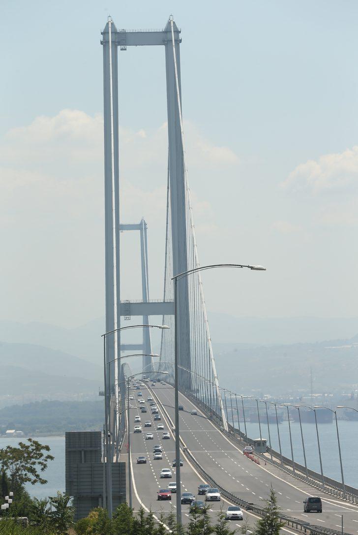 Bayram tatili dönüş rotasındaki Kocaeli'de akıcı trafik yoğunluğu yaşanıyor G2