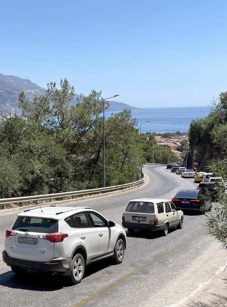 Fethiye'de tatilciler araç kuyruğu oluşturdu G2