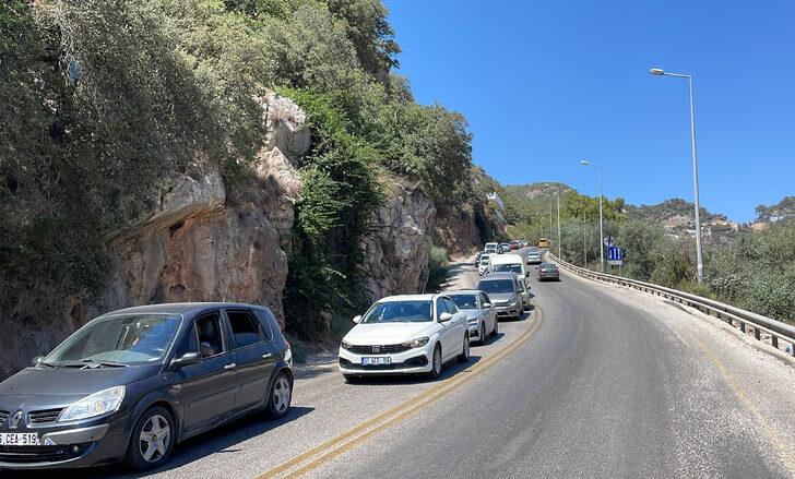 Fethiye'de tatilciler araç kuyruğu oluşturdu G3
