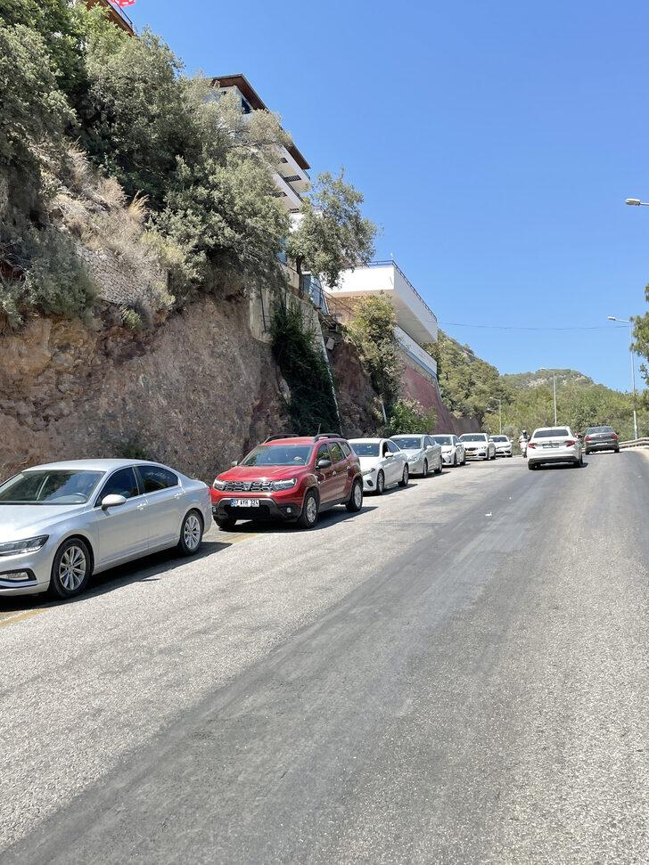 Fethiye'de tatilciler araç kuyruğu oluşturdu G5