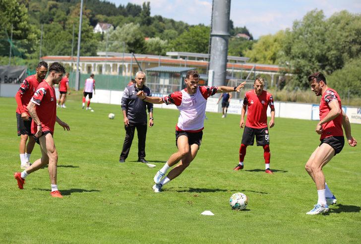 Sivasspor'un yeni sezon hazırlıkları Avusturya'da sürüyor G5