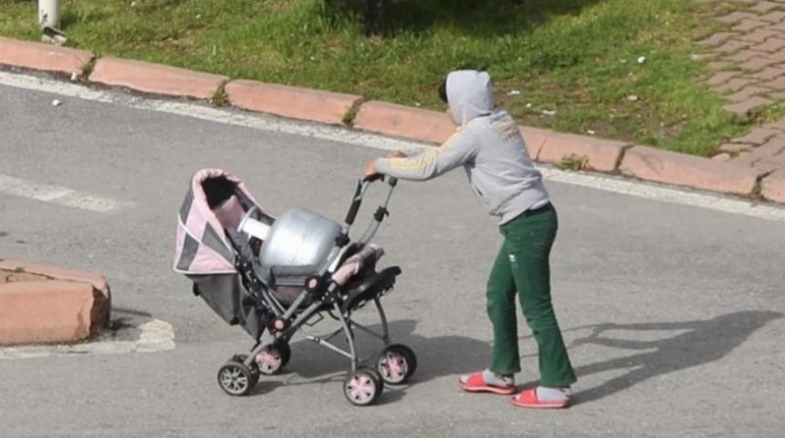 Bebek sandılar, içini görünce şaşırdılar