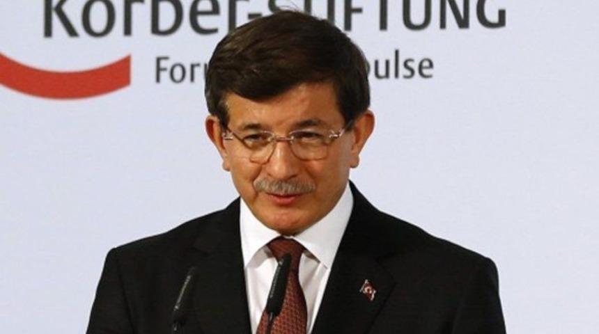 Başbakan Ahmet Davutoğlu: 'Paris yürüyüşü '3 depreme' verilen tepkiydi'