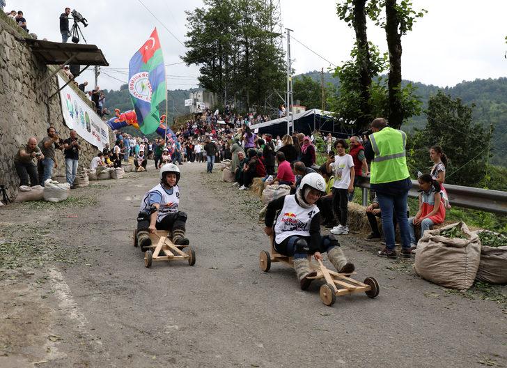 Rize'de "13. Geleneksel Red Bull Formulaz Tahta Araba Şenliği" düzenlendi G3