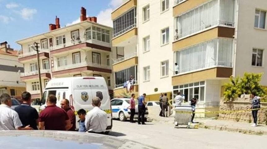 Dedikodu tartışması kanlı bitti! Kız kardeşini katletti