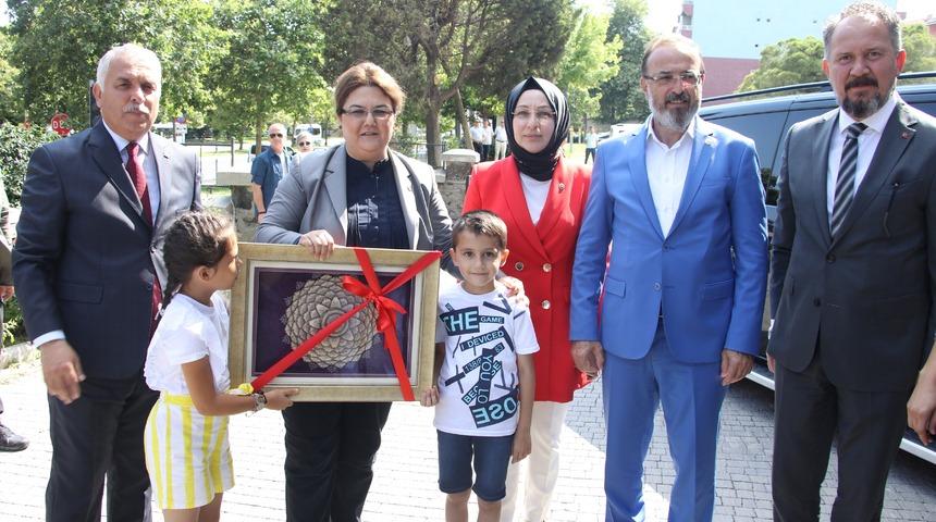 Aile ve Sosyal Hizmetler Bakanı Derya Yanık, Tekirdağ Valiliğini ziyaret etti
