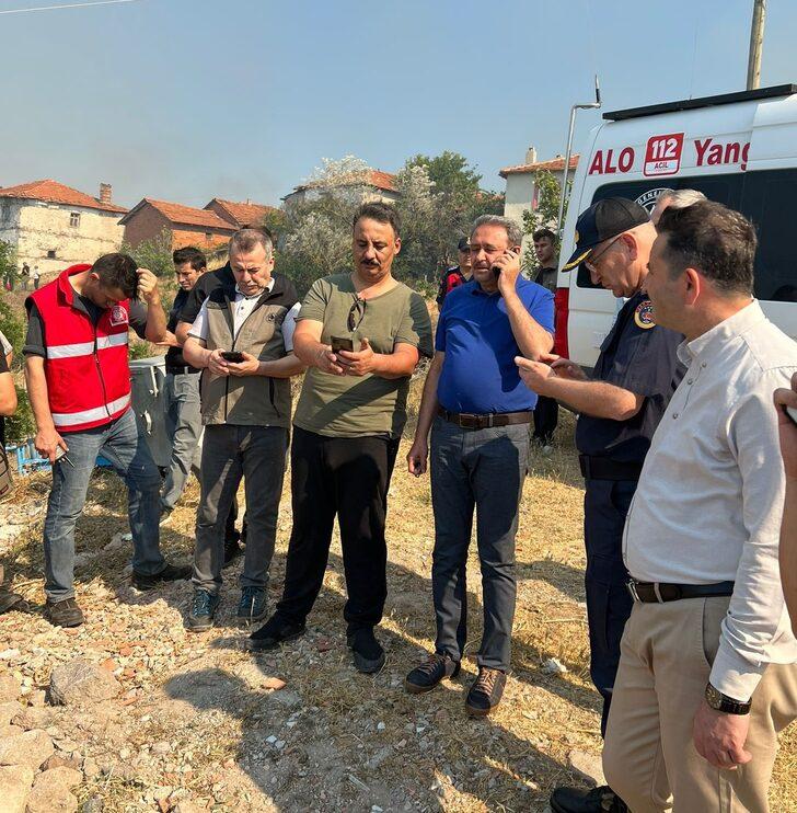 GÜNCELLEME 2 - Balıkesir'de ormanlık alanda çıkan yangına müdahale ediliyor G2