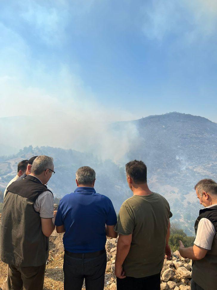 GÜNCELLEME 2 - Balıkesir'de ormanlık alanda çıkan yangına müdahale ediliyor G3