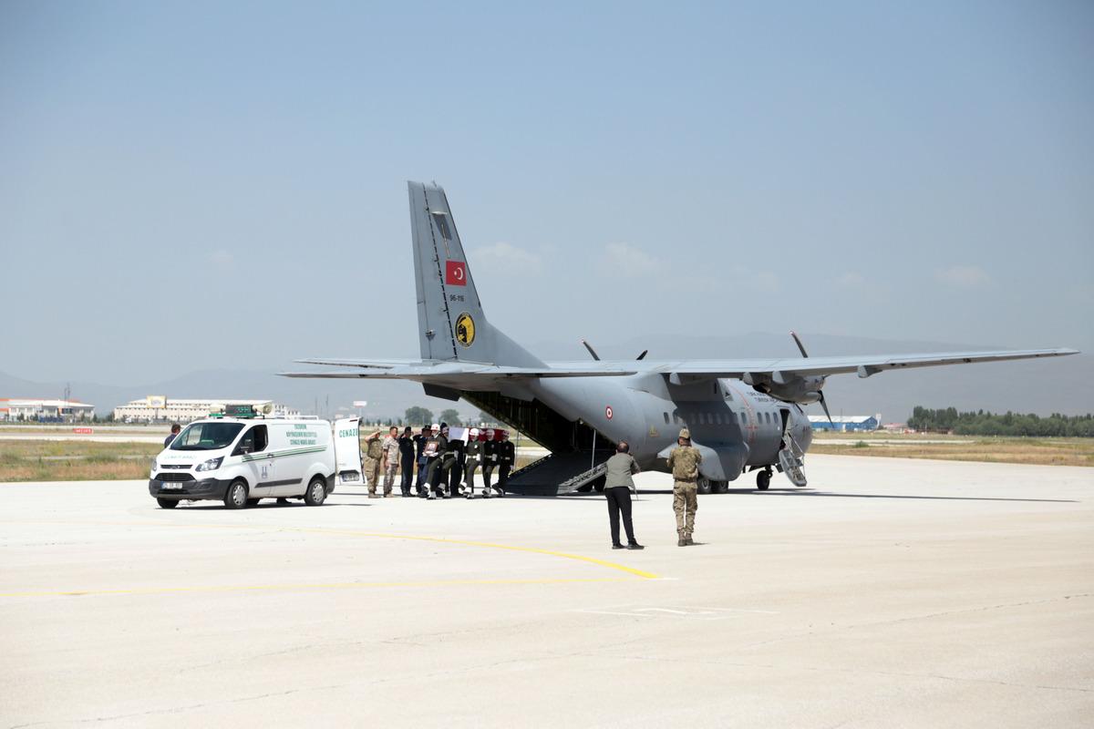 Şehit Piyade Uzman &Ccedil;avuş Taşkın'ın cenazesi Erzurum'a getirildi