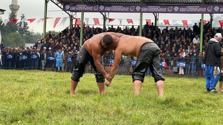 914. Aybastı Perşembe Yaylası Festivali'nde başpehlivan Recep Kara oldu G1