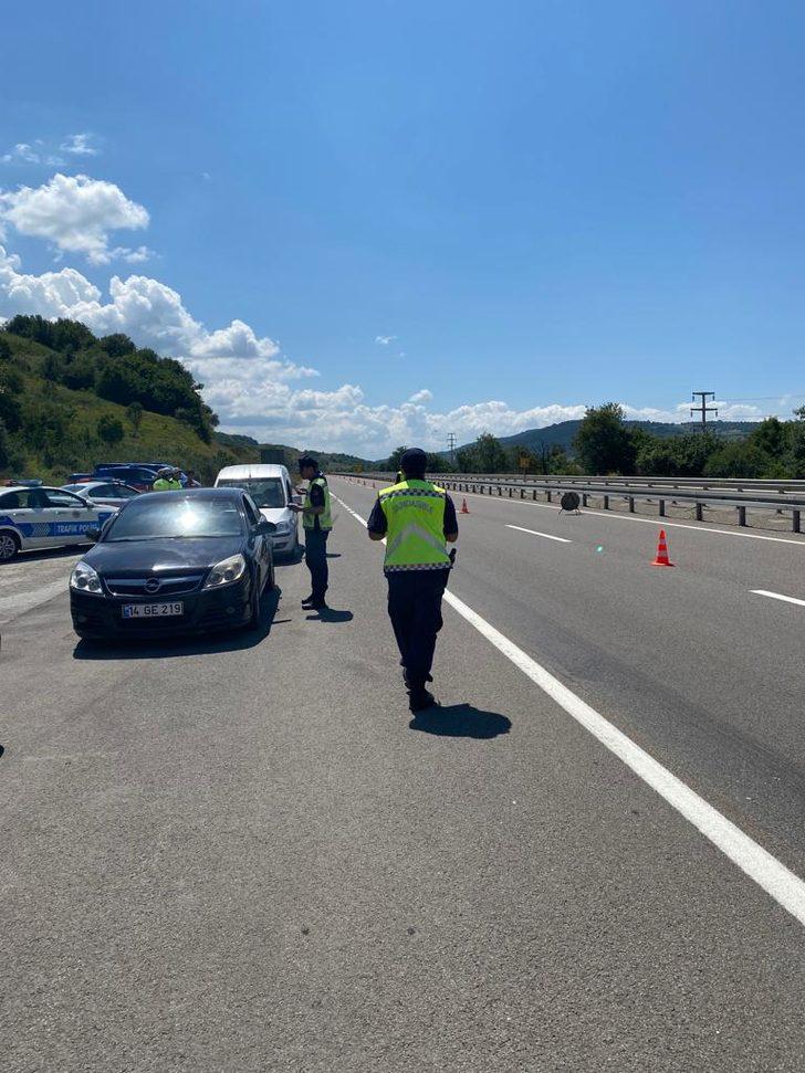 Bolu'da tatil dönüş trafiği havadan denetlendi G3
