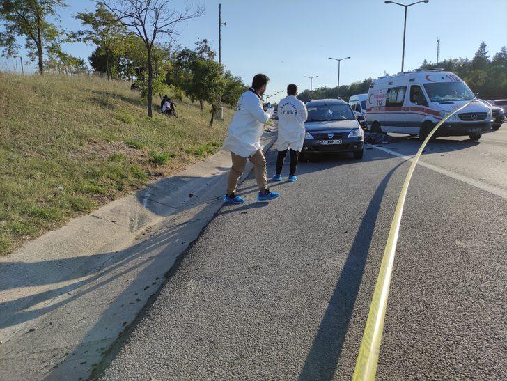 TEM'de emniyet şeridinde duran otomobile çarpan motosikletin sürücüsü öldü G2