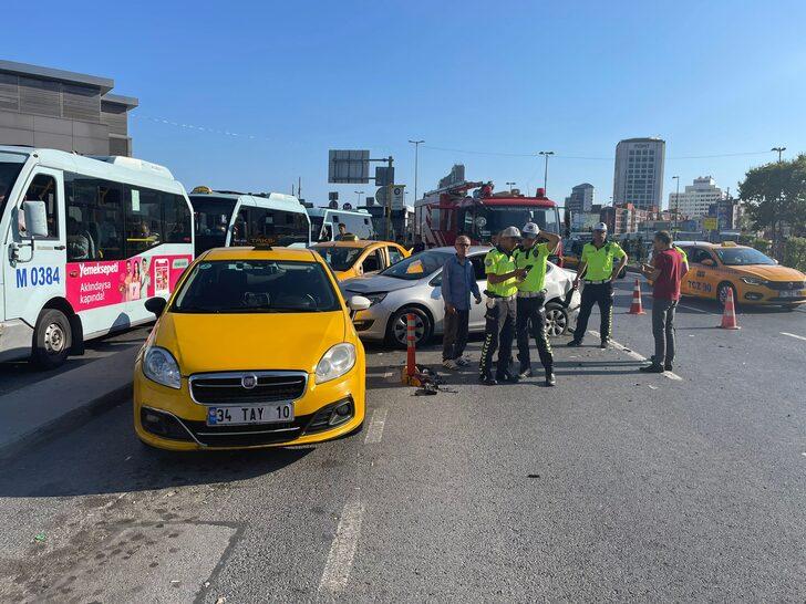 Beşiktaş'ta 4 aracın karıştığı kazada 2 kişi yaralandı G3